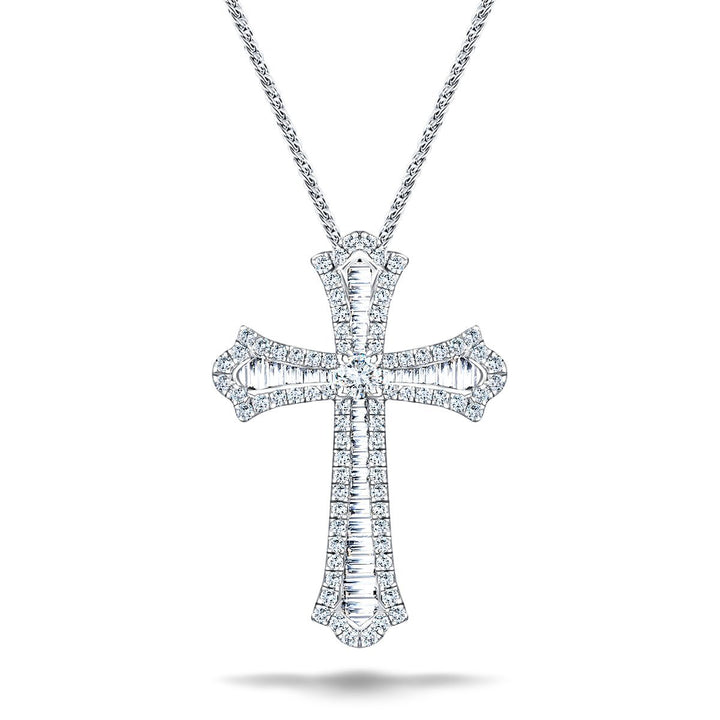 Cruz de diamantes con montura de talla baguette y garra redonda de 3,00 quilates en oro blanco de 18 k