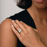 Anillo de compromiso de diamantes en racimo certificado de 0,45 ct G/SI en oro blanco de 9 k