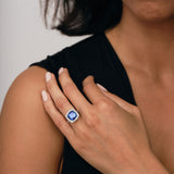 Anillo Halo de tanzanita de talla cojín de 5,37 quilates y diamante de 1,00 quilates en platino