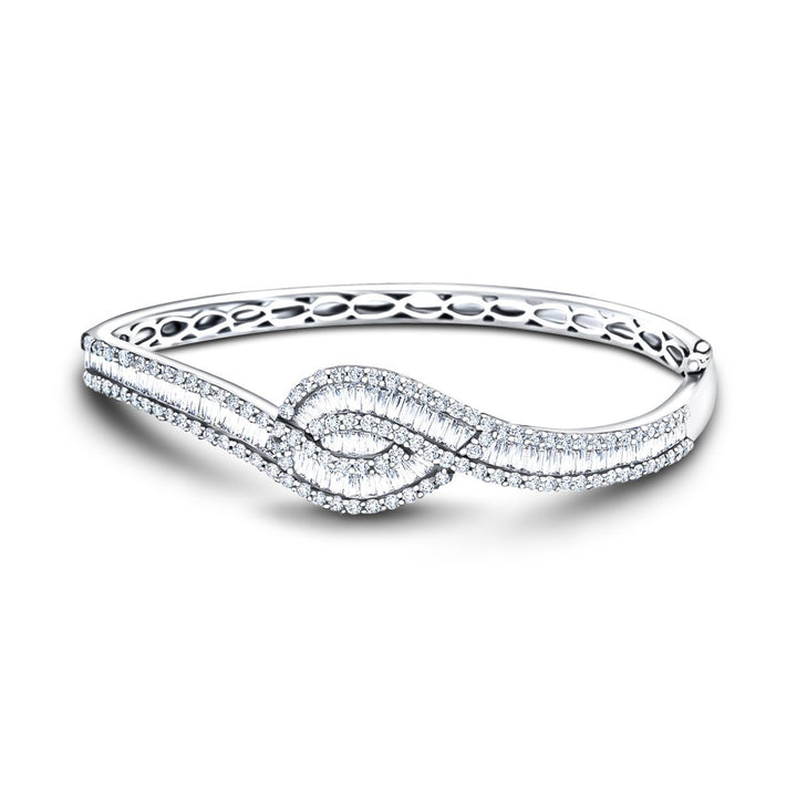 Brazalete de diamantes redondos y de talla baguette Diamante G/SI de 3,90 quilates en oro blanco de 18 k
